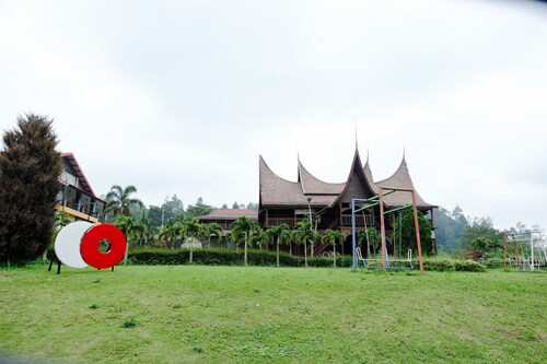 Hotels Near Banyu Mili Eco Park Wonosalam Find Cheap 5