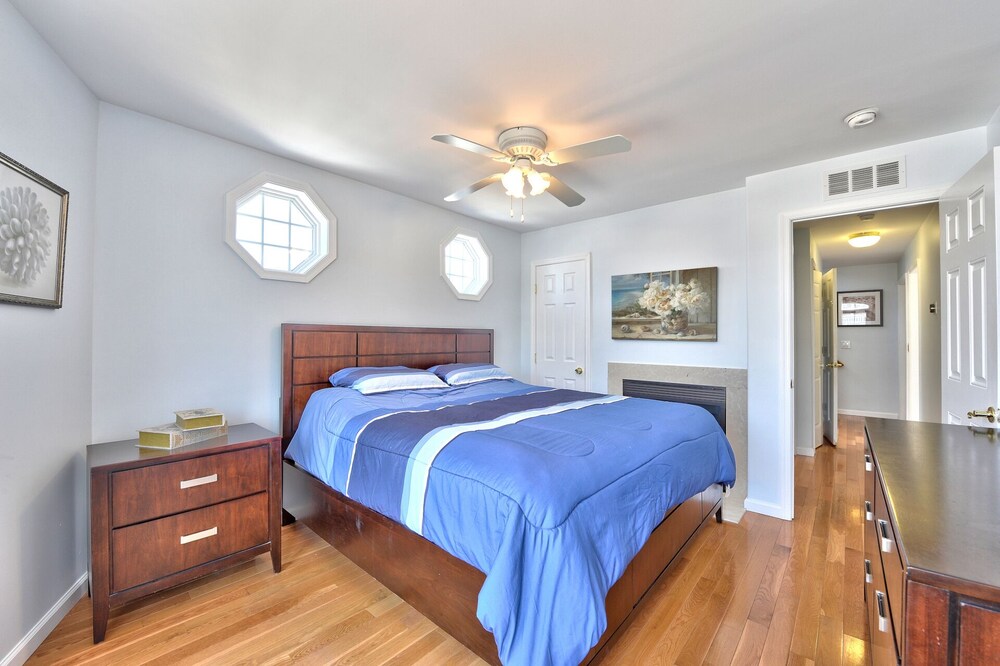 Steps to the Beach HEATED POOL, Elevator, AMAZING Rooftop Views! NEW