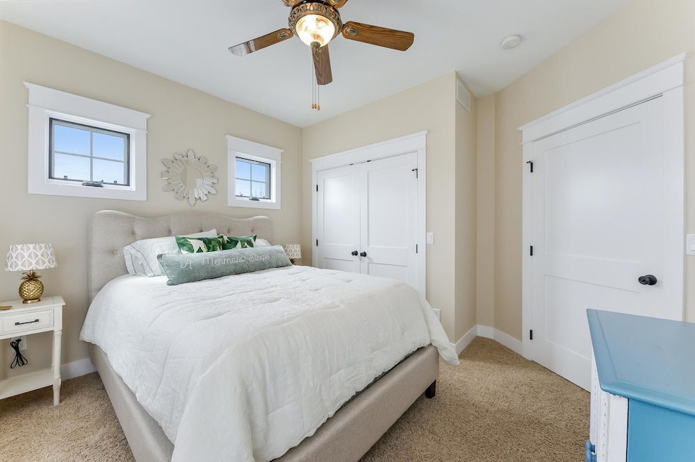 Mermaid Cove Three Bedroom Villa, Sleeps 7 Saugatuck Vrbo