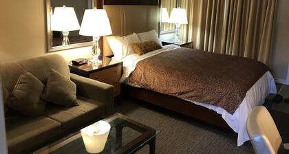 Cardinal Court Motel