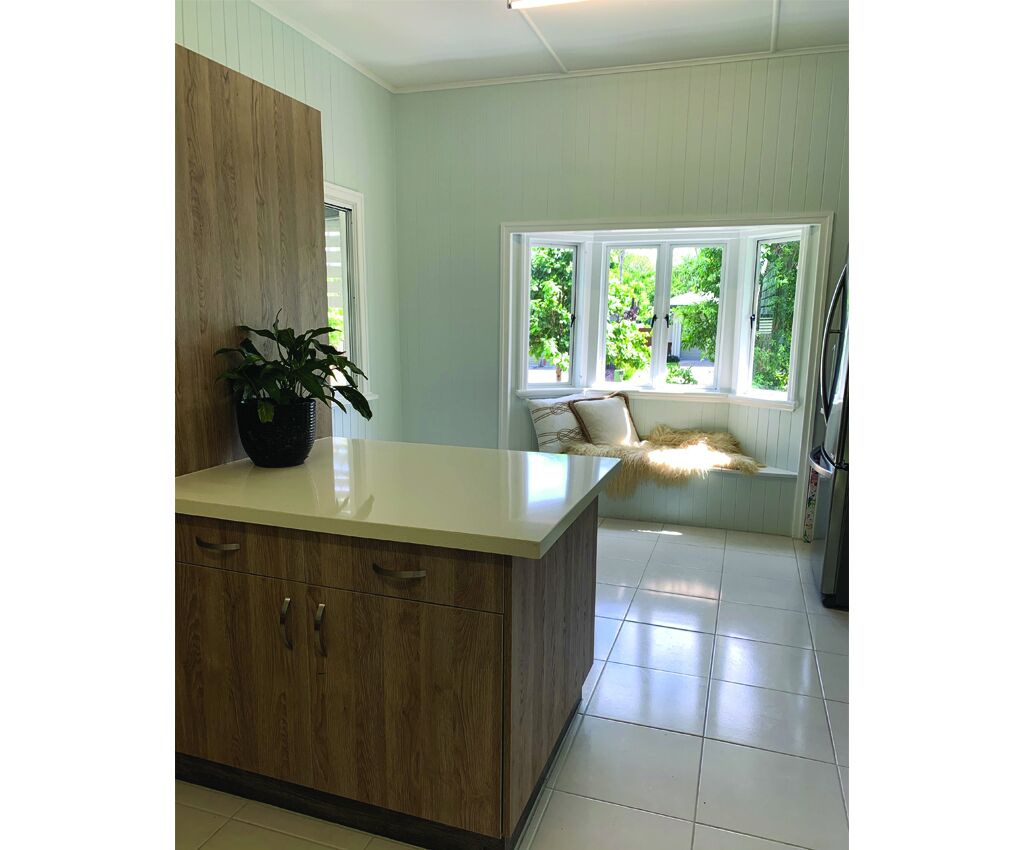 Spacious and light beach house - 7 mins from Cairns CBD