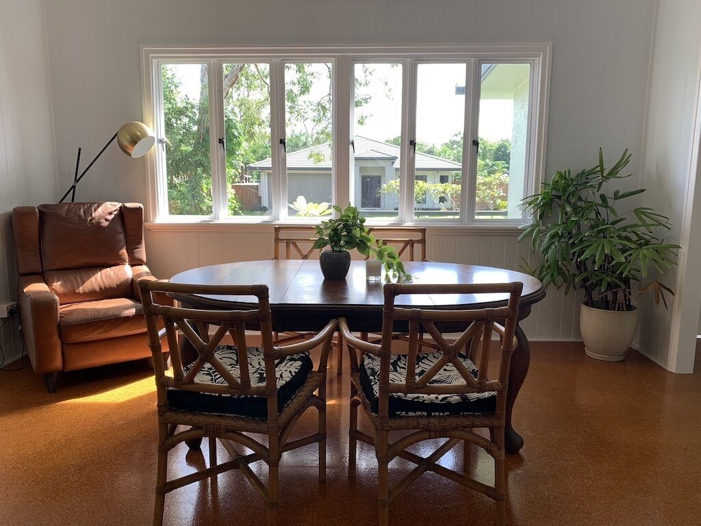 Spacious and light beach house - 7 mins from Cairns CBD