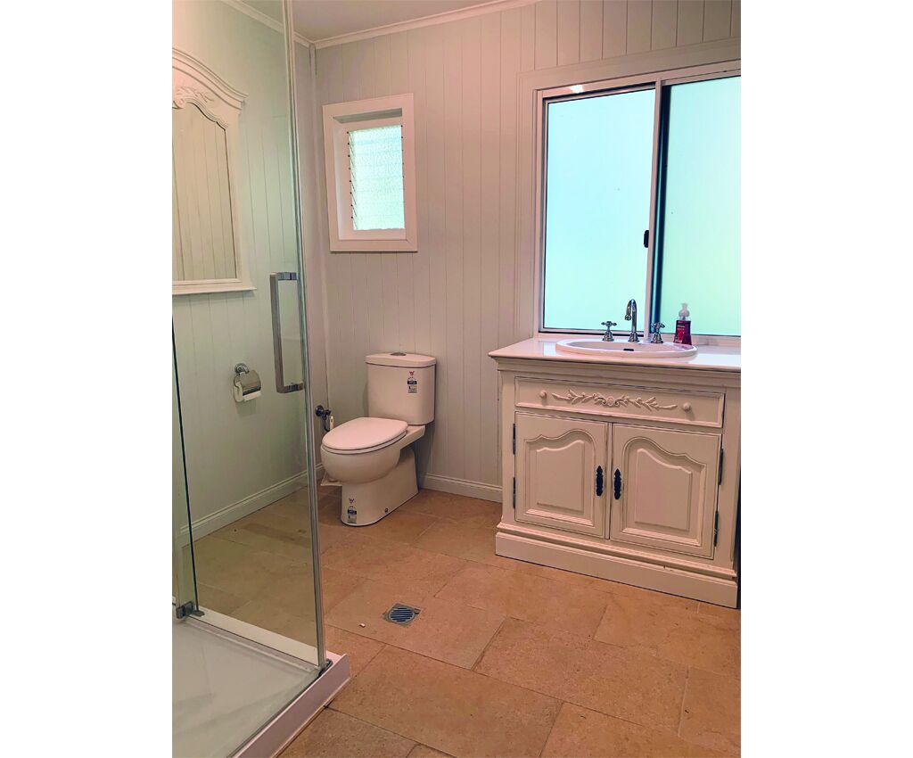 Spacious and light beach house - 7 mins from Cairns CBD