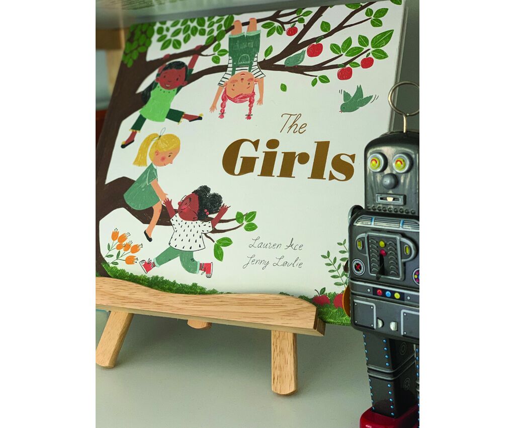 Spacious and light beach house - 7 mins from Cairns CBD