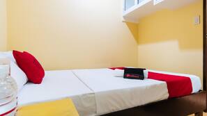 Desk, free WiFi, linens