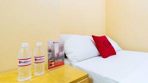 Desk, free WiFi, linens