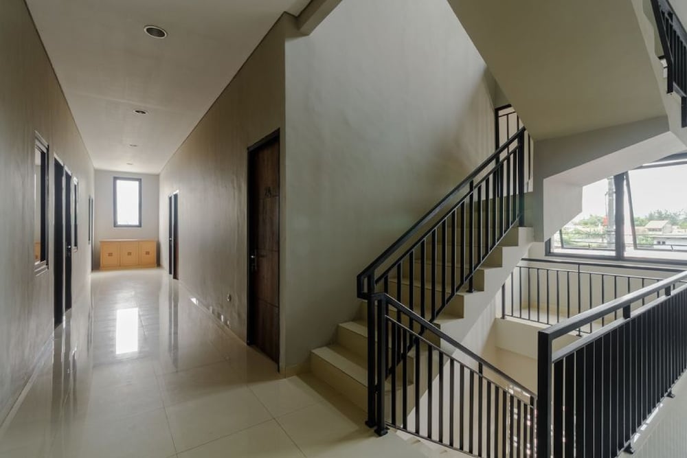 Reddoorz Near Puri Indah Mall In Jakarta Expedia