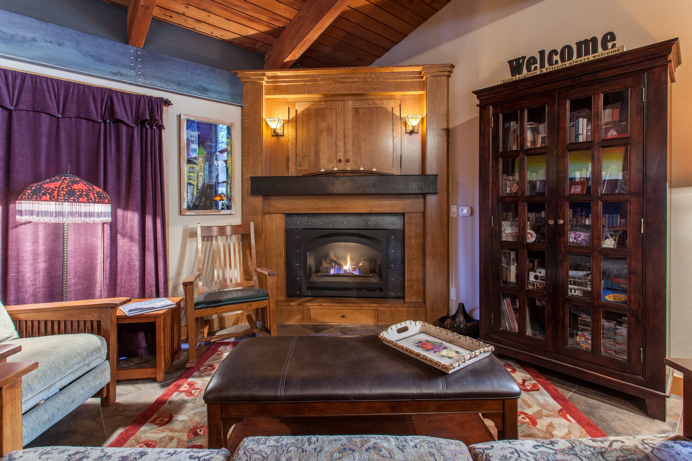 Walk to Canyon Lodge from this Cozy and Updated Condo in Mammoth Lakes, United States