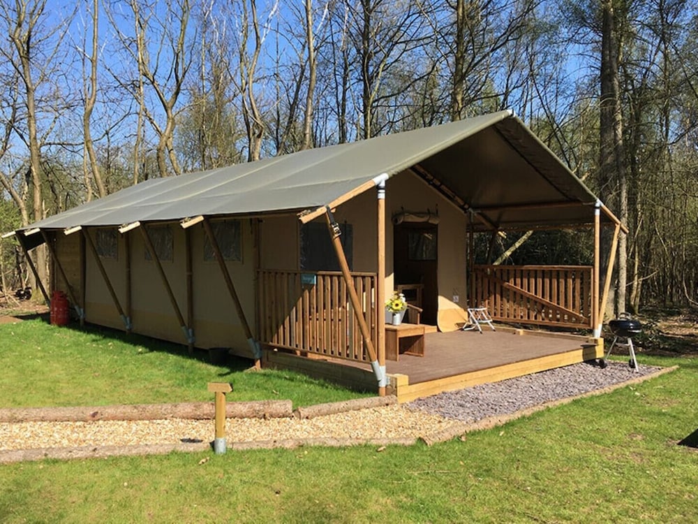 Worth Forest Glamping - Juniper Safari Tent Sleeping 6 People in Haywards Heath, United Kingdom