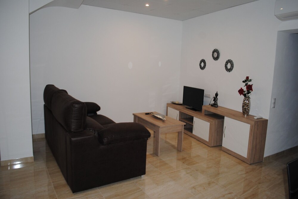 Ground Floor Very Comfortable And Central In Sant Carles De