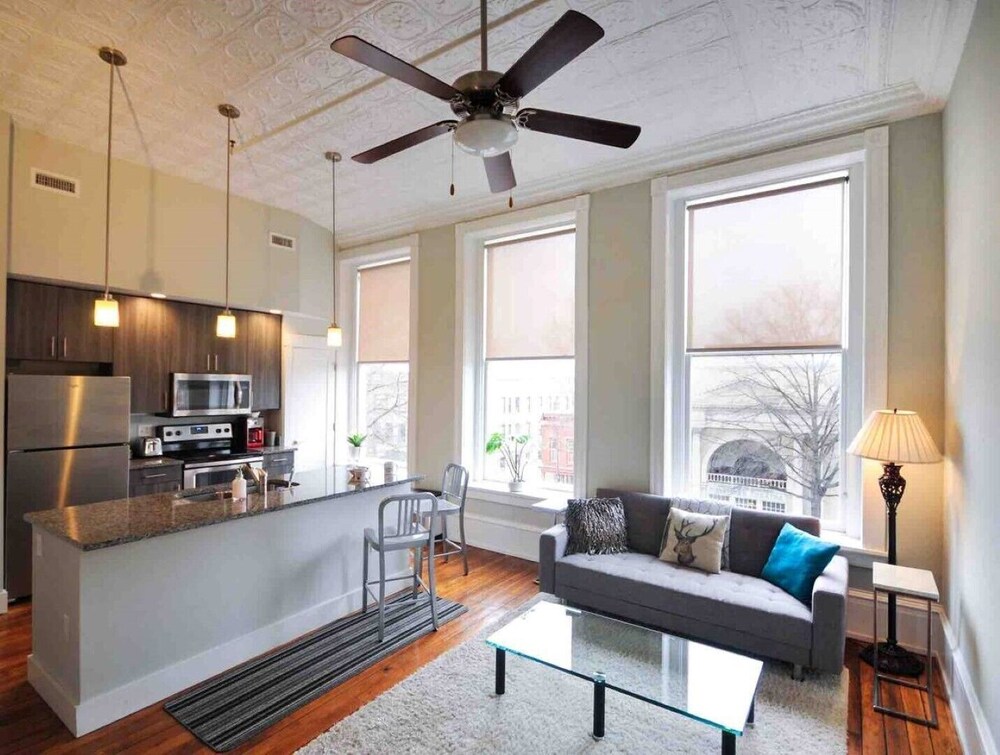 Heart of the Arts District King Bed Suite West Broad near VCU/MCV New