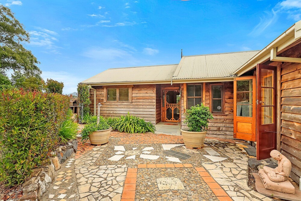 Cosy cottage close to the centre of the village