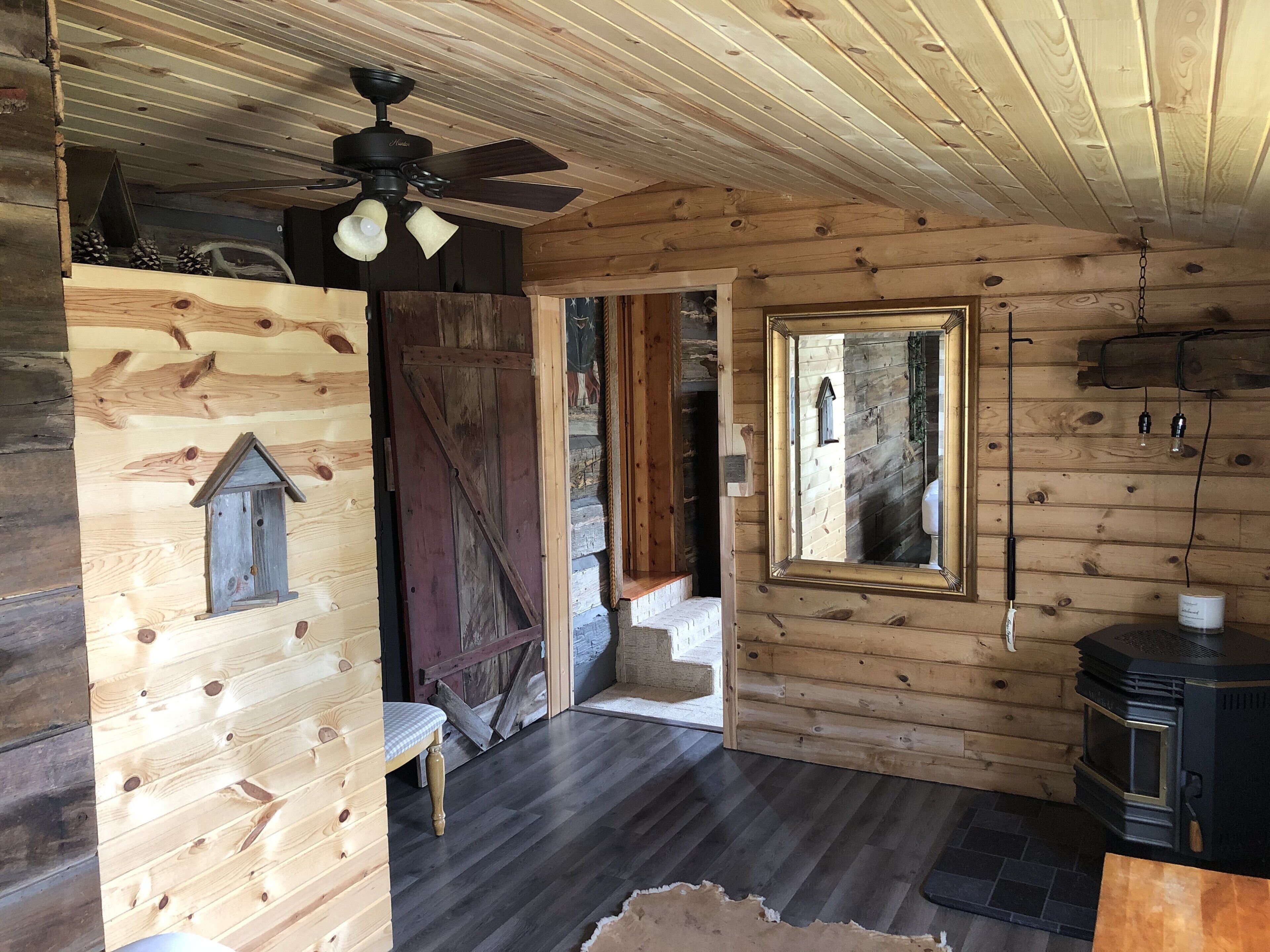 Rustic log cabin in Gillette, United States
