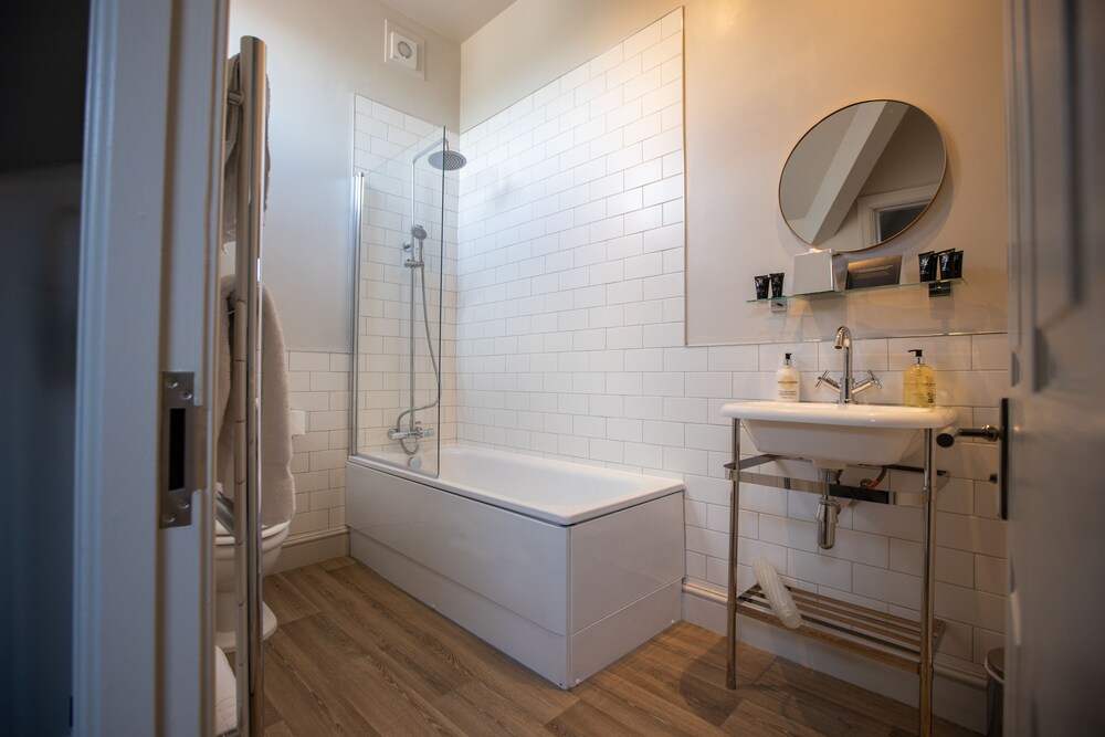 The Cross Keys Reviews, Photos & Rates