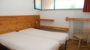 3 Schlafzimmer, Bügeleisen/Bügelbrett