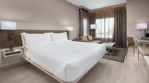 Premium bedding, in-room safe, desk, iron/ironing board