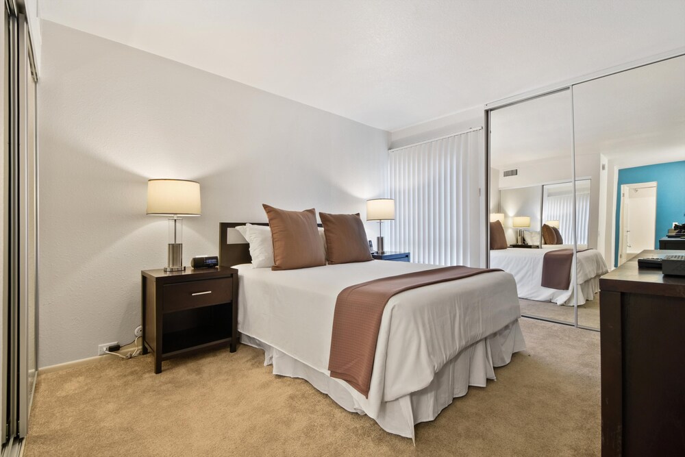 Beautiful 2 Bedroom Los Angeles Apartment Los Angeles