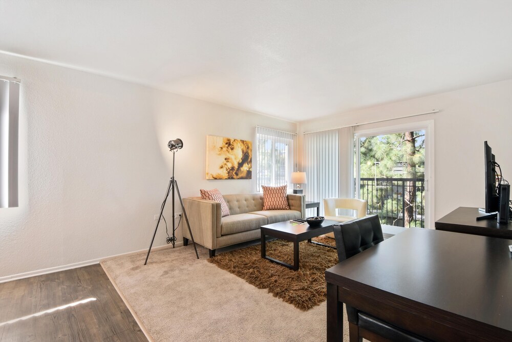 Beautiful 2 Bedroom Los Angeles Apartment Los Angeles