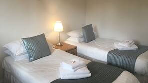 Iron/ironing board, free WiFi, linens