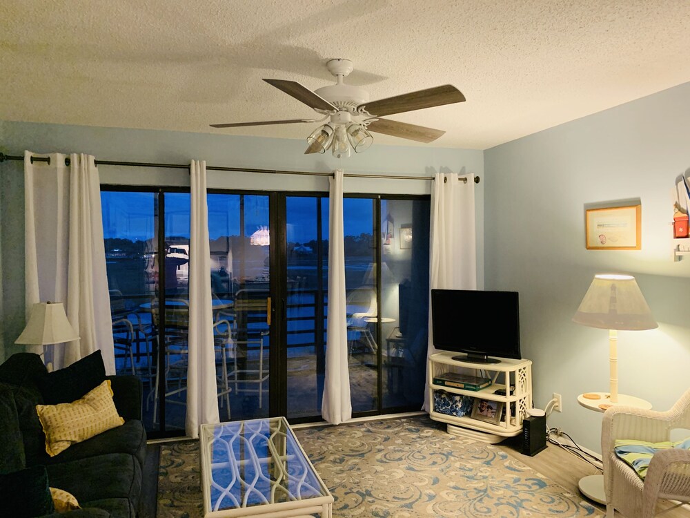 Marshside! - Peaceful Marshview - Screened Balcony, Short walk to beach!