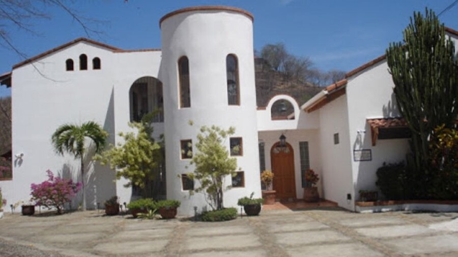 Villa Paradiso up to 14 People