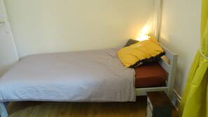 2 chambres, fer et planche à repasser, accès Internet, draps fournis