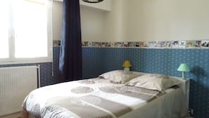 2 chambres, fer et planche à repasser, accès Internet, draps fournis