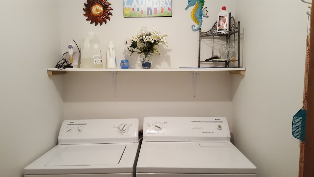 Ocean View,  1st  Floor-Easy Access to Beach & Pool-Great Rates