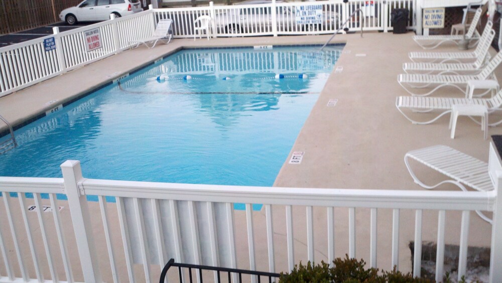 Ocean View,  1st  Floor-Easy Access to Beach & Pool-Great Rates 