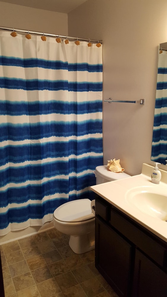 Ocean View,  1st  Floor-Easy Access to Beach & Pool-Great Rates 