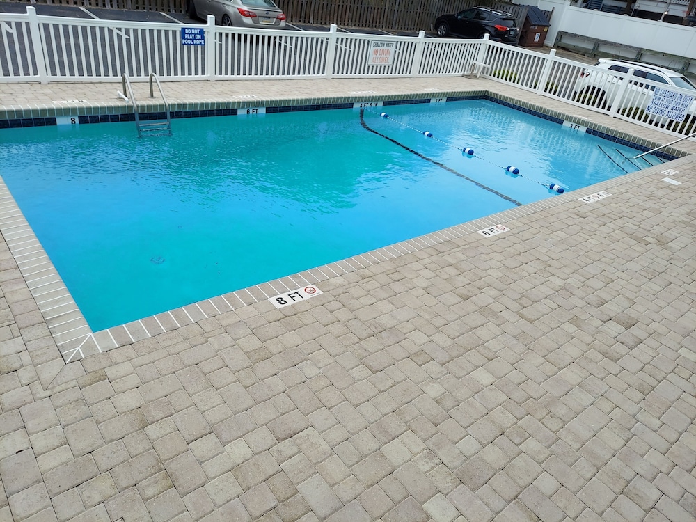 Ocean View,  1st  Floor-Easy Access to Beach & Pool-Great Rates 