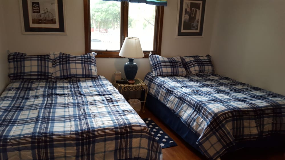 Ocean View,  1st  Floor-Easy Access to Beach & Pool-Great Rates