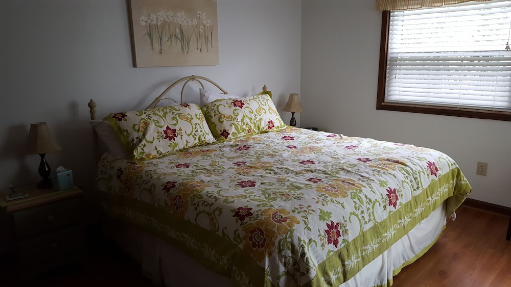 Ocean View,  1st  Floor-Easy Access to Beach & Pool-Great Rates