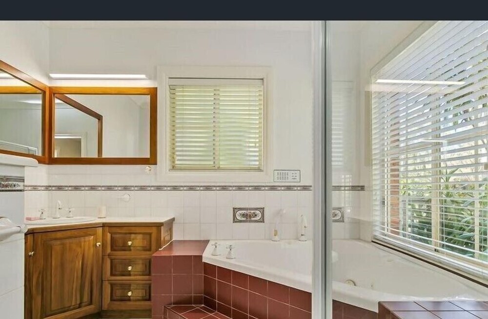Angaston House