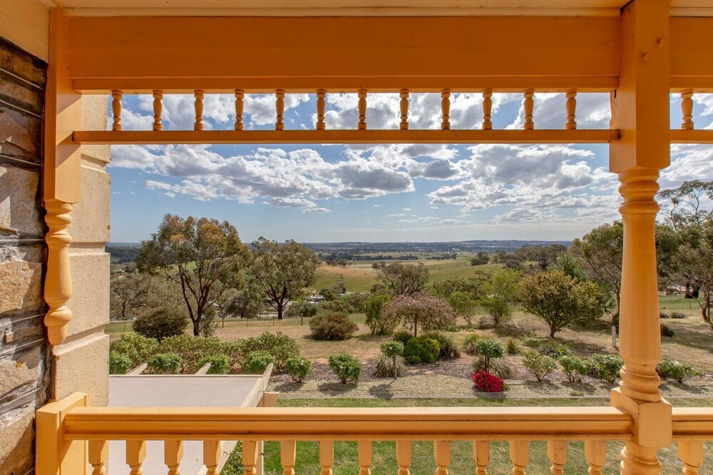 Angaston House