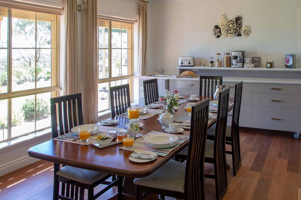 Angaston House