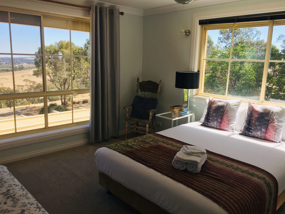 Angaston House