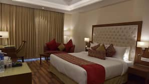 Egyptian cotton sheets, premium bedding, pillowtop beds, minibar