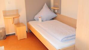 Schreibtisch, Bügeleisen/Bügelbrett, kostenlose Babybetten