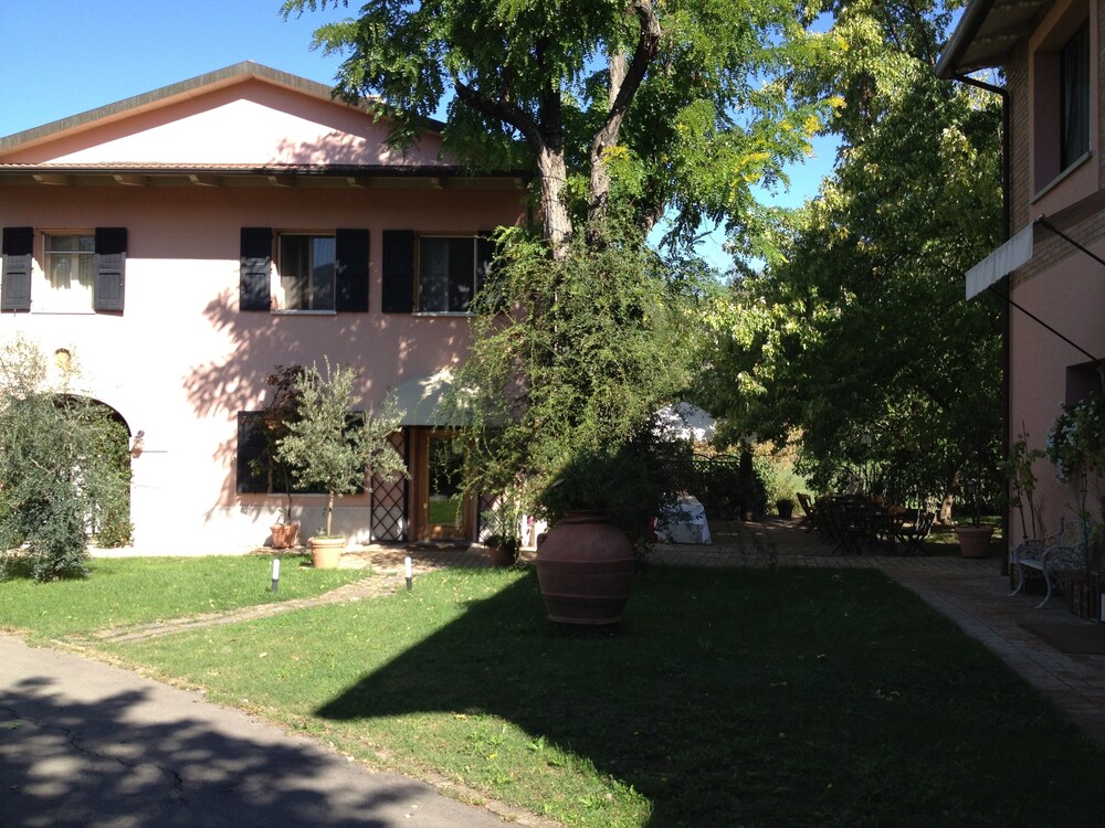 Locanda dei Cinque Cerri 11 Minutes From Bologna in Sasso Marconi, Italy