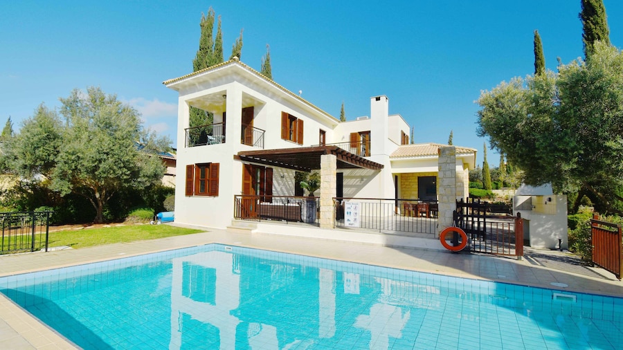 3 bedroom Villa Tala 67 with private pool and golf course views, Great for families, near Aphrodite Hills Resort village