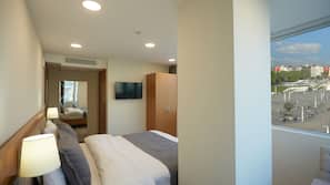 Premium bedding, minibar, in-room safe, desk