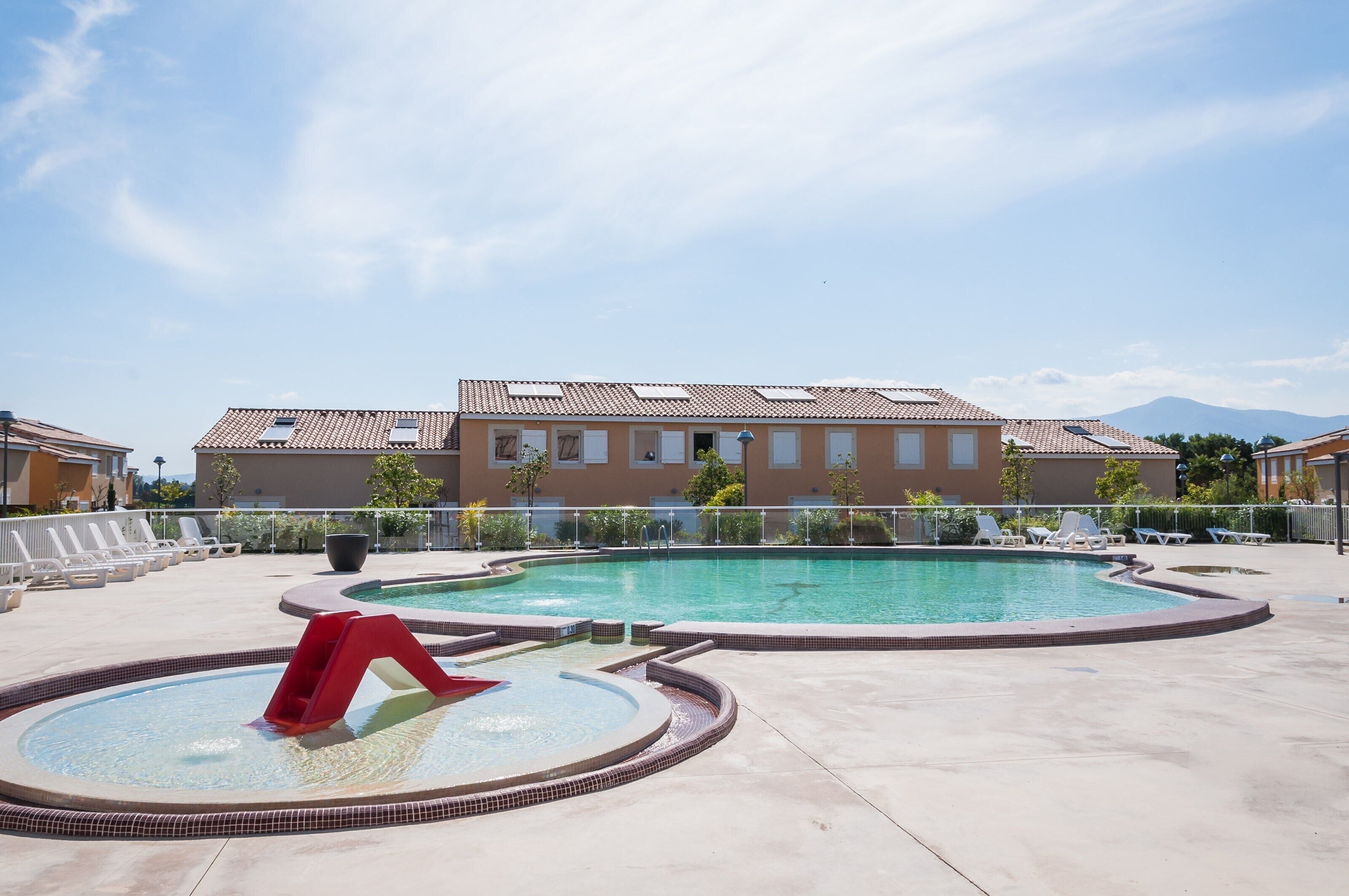 Piscine sur Place ! Appart Avec Climatisation, Proche des Plages in Latour Bas Elne, France