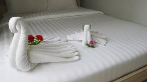 Free minibar, desk, laptop workspace, free WiFi