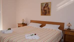 1 chambre, fer et planche à repasser, Wi-Fi, draps fournis