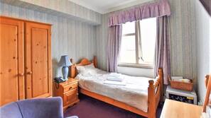 1 bedroom, minibar, desk, laptop workspace