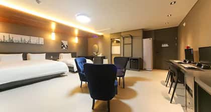 E-stay Hotel