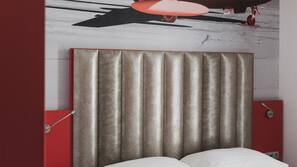 1 bedroom, hypo-allergenic bedding, desk, laptop workspace