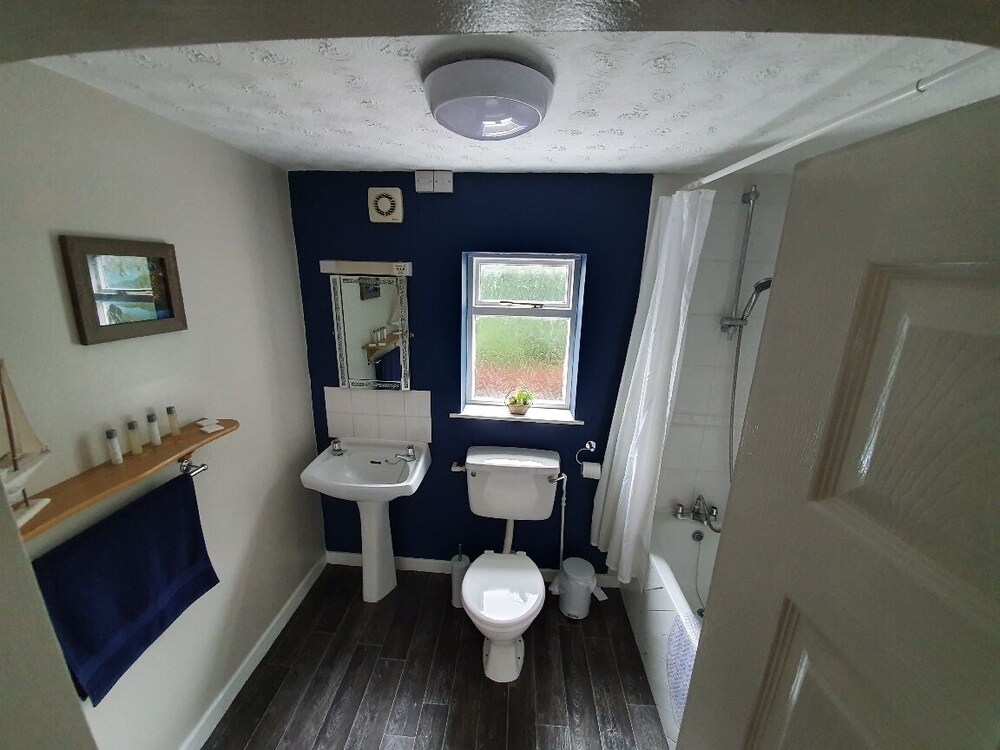 Bathroom, Fairy Falls Hotel