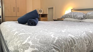 Iron/ironing board, free WiFi, linens